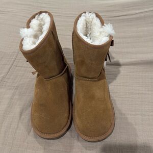 Kids Koolaburra Uggs Size 13
